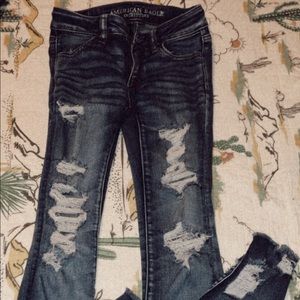 American Eagle Distressed Skinny Jeans!